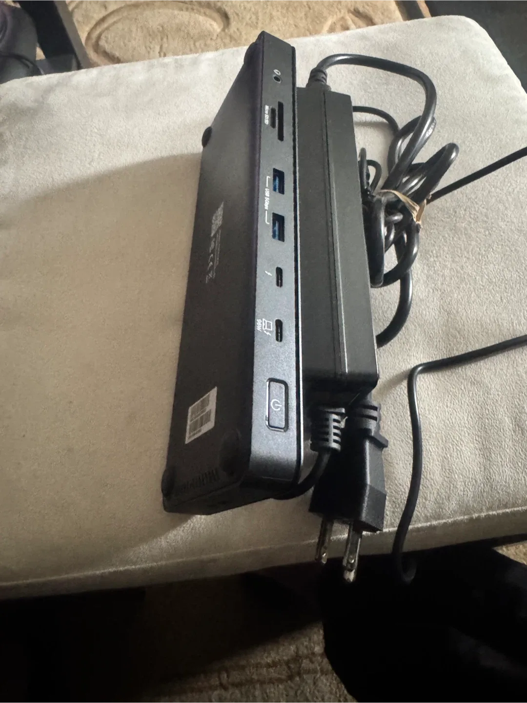 PLUGABLE THUNDERBOLT 4 DOCK 4K  DUAL MONITORS OR SINGLE 8K image indicator(6)