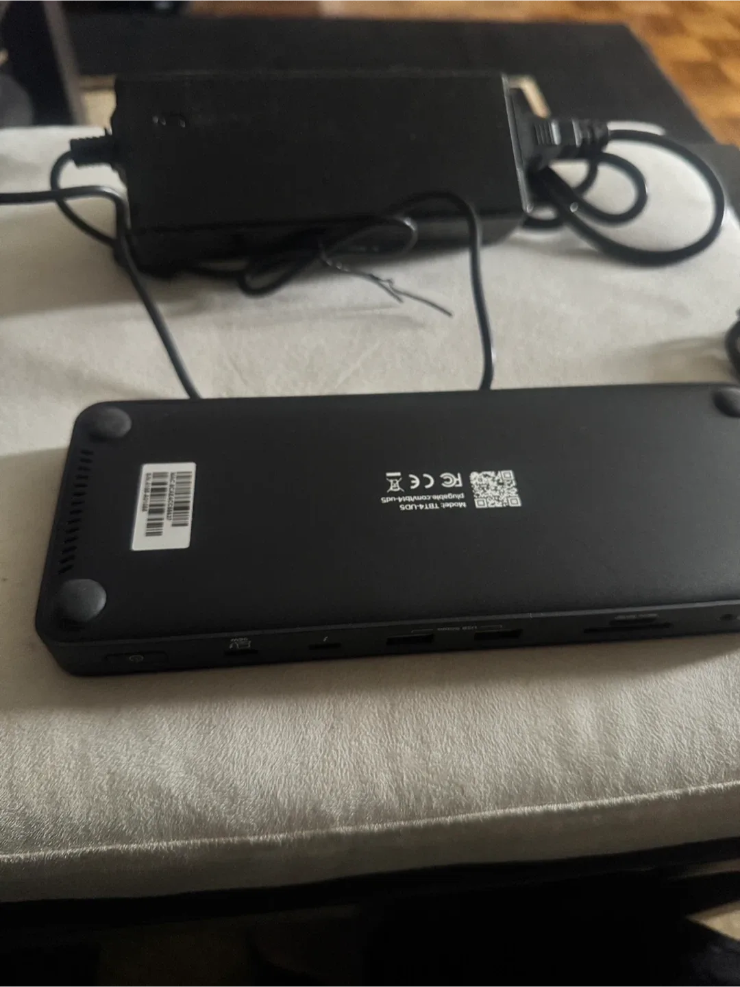 PLUGABLE THUNDERBOLT 4 DOCK 4K  DUAL MONITORS OR SINGLE 8K image indicator(7)