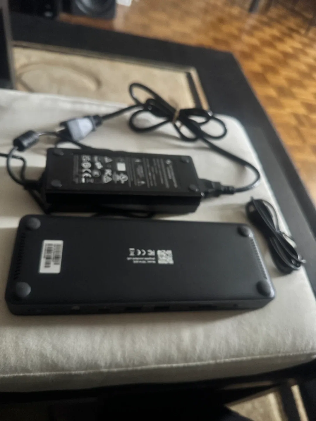 PLUGABLE THUNDERBOLT 4 DOCK 4K  DUAL MONITORS OR SINGLE 8K image indicator(4)