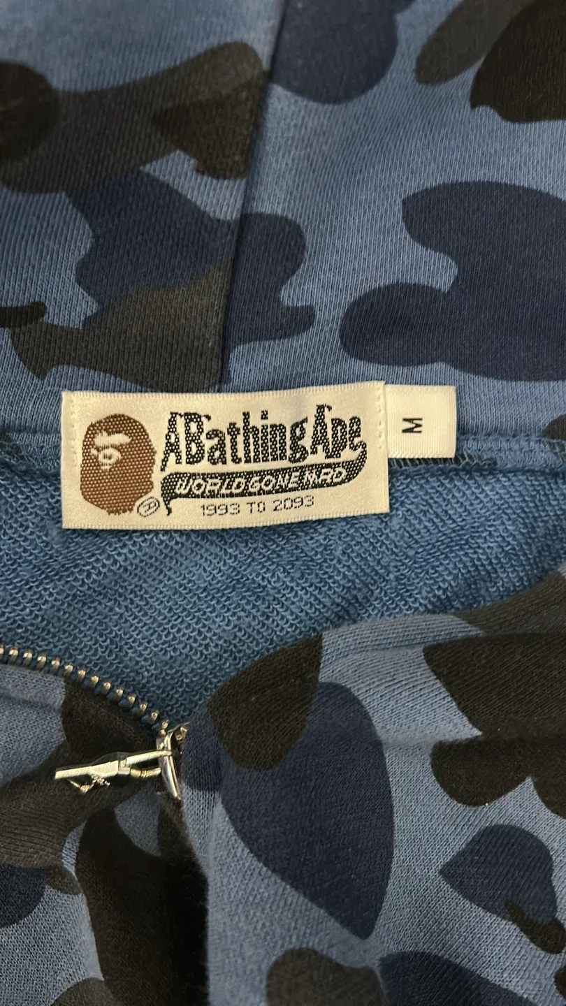 A Bathing Ape BAPE Shark Hoodie - Blue Camo, Size M image indicator(3)