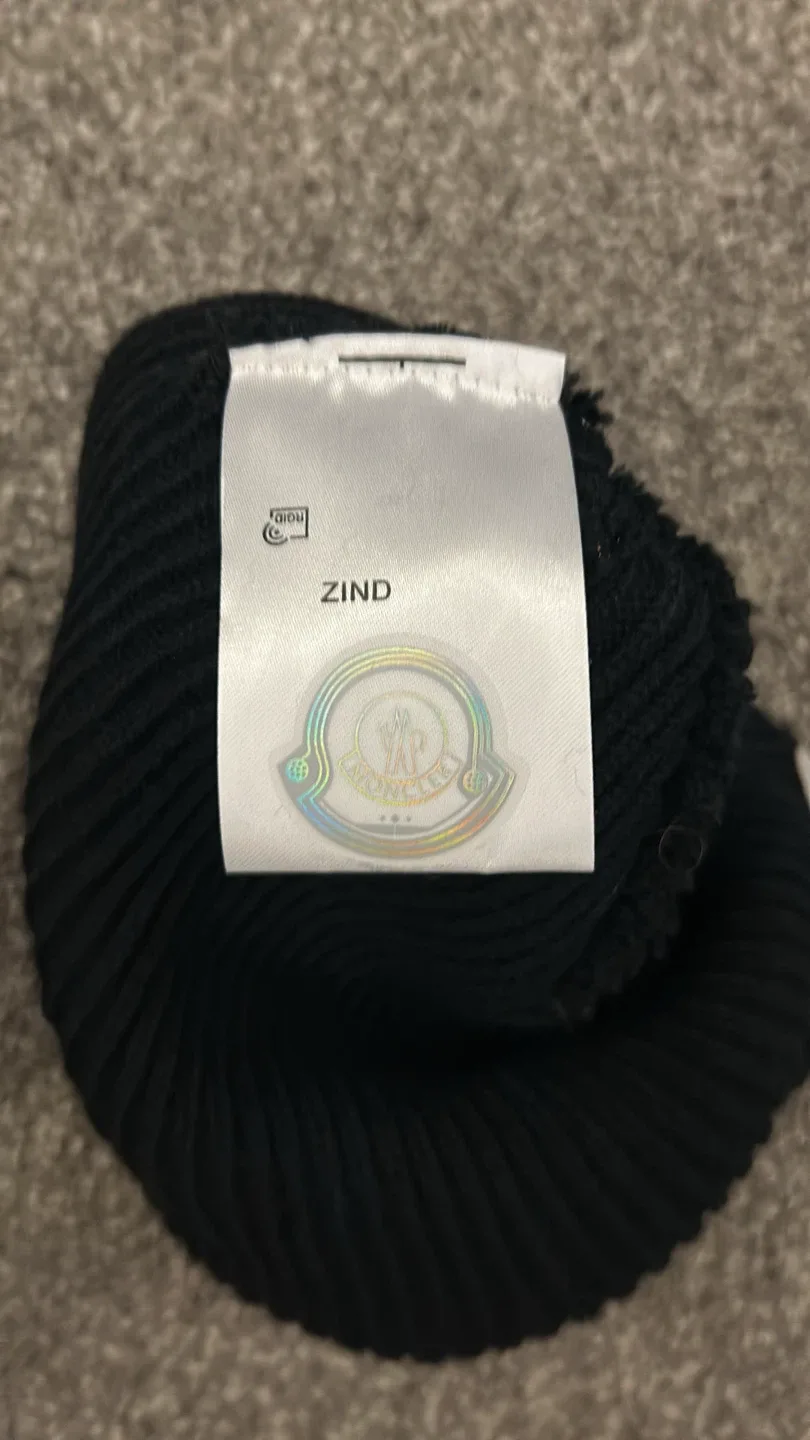 Moncler Black Beanie image indicator(3)