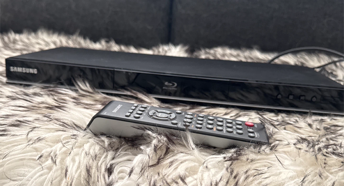 Samsung Blu-ray Disc Player with Remote - photo 2