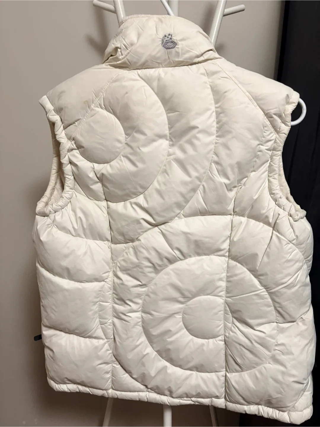 Mountain Hardwear Puffer Vest - Size S image indicator(3)