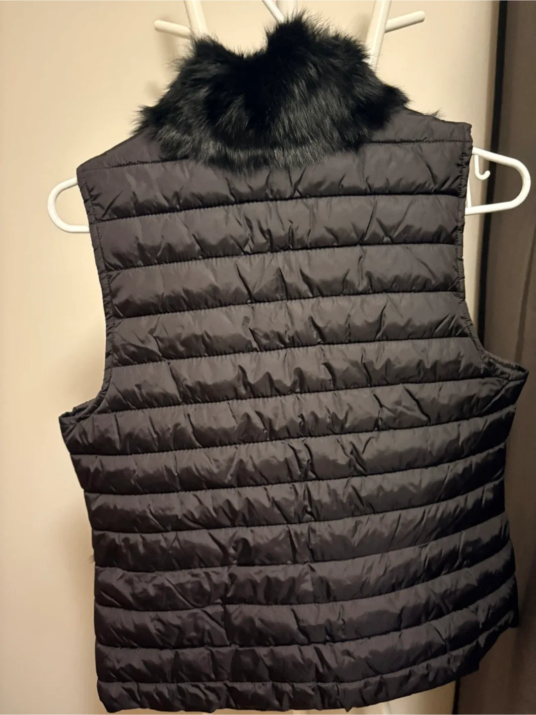 New Puffer Vest with Faux Fur Trim image indicator(2)
