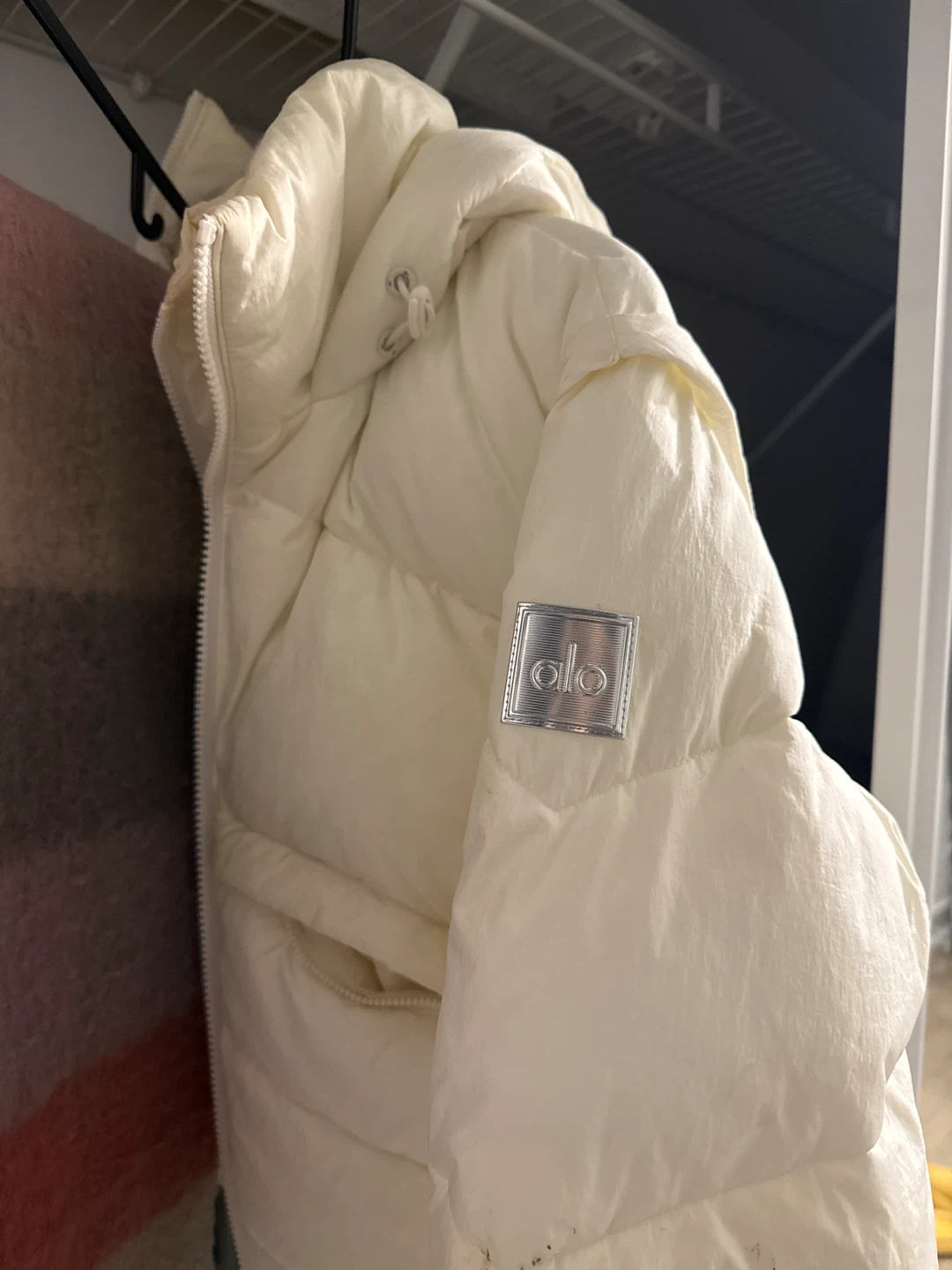 ALO Yoga Ivory Puffer Jacket - Size S