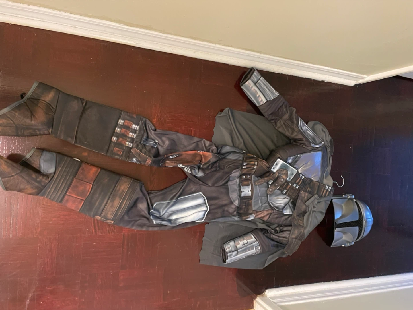 Mandalorian Costume, Size M boys - photo 2