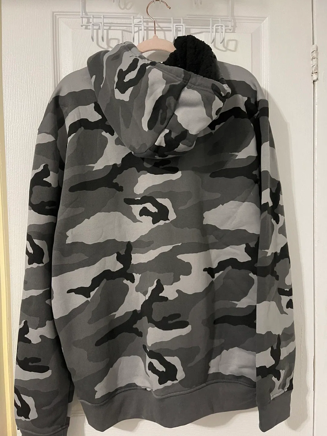 Ecko Unlimited Camo Zip-Up Hoodie - Size Large image indicator(2)