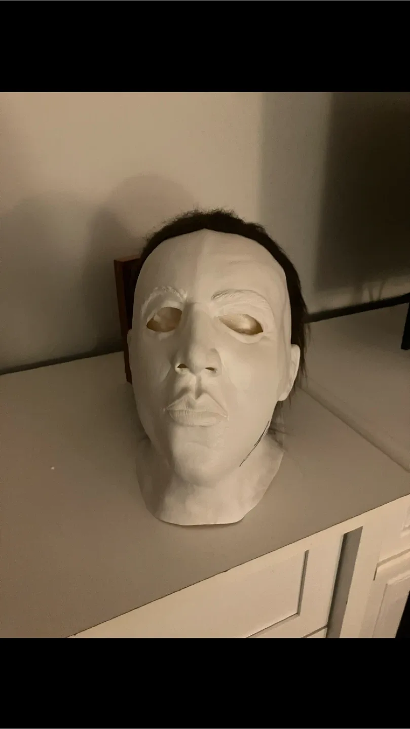 Michael Myers Mask Signed image indicator(3)