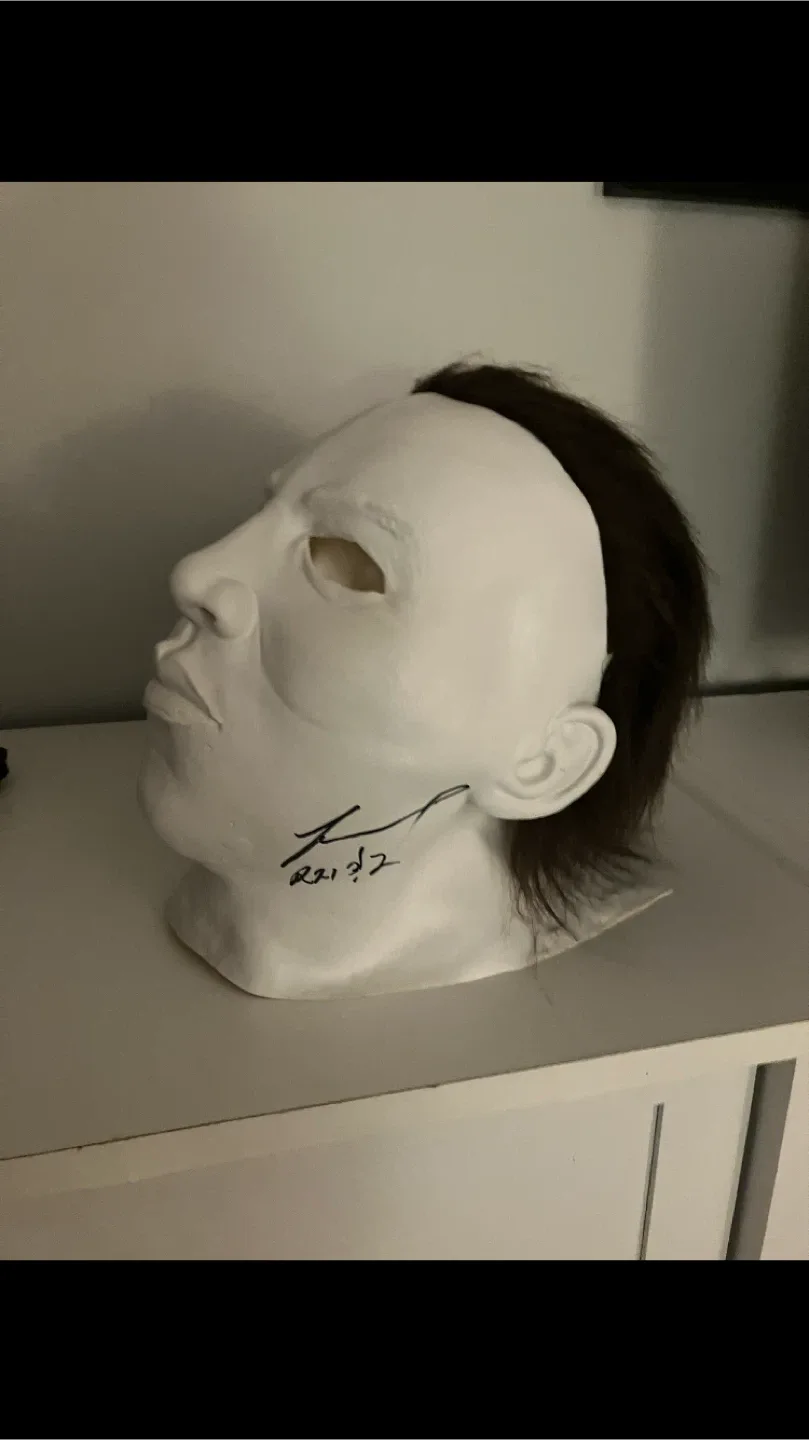 Michael Myers Mask Signed image indicator(2)