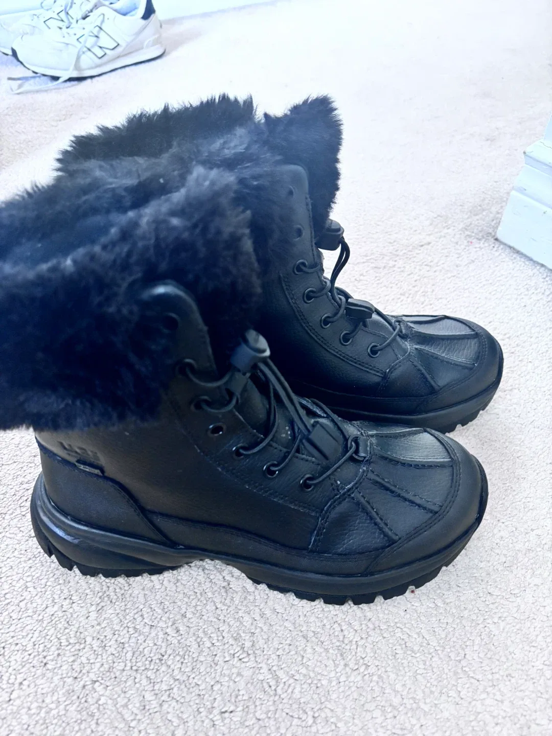 UGG Black Leather Boots US Size 7 image indicator(3)