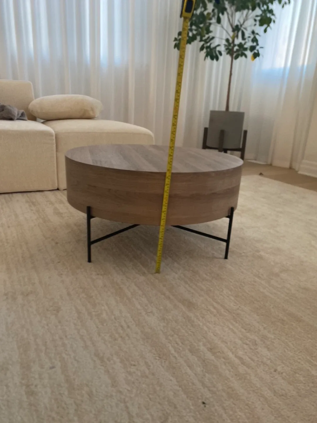 ☕️ Stylish Gray Coffee Table – Great Condition image indicator(6)