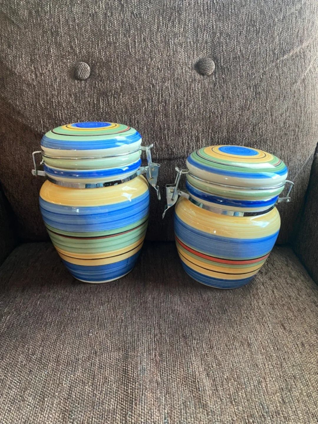 Vintage Gibson Everyday Set of 2 Canisters thumbnail