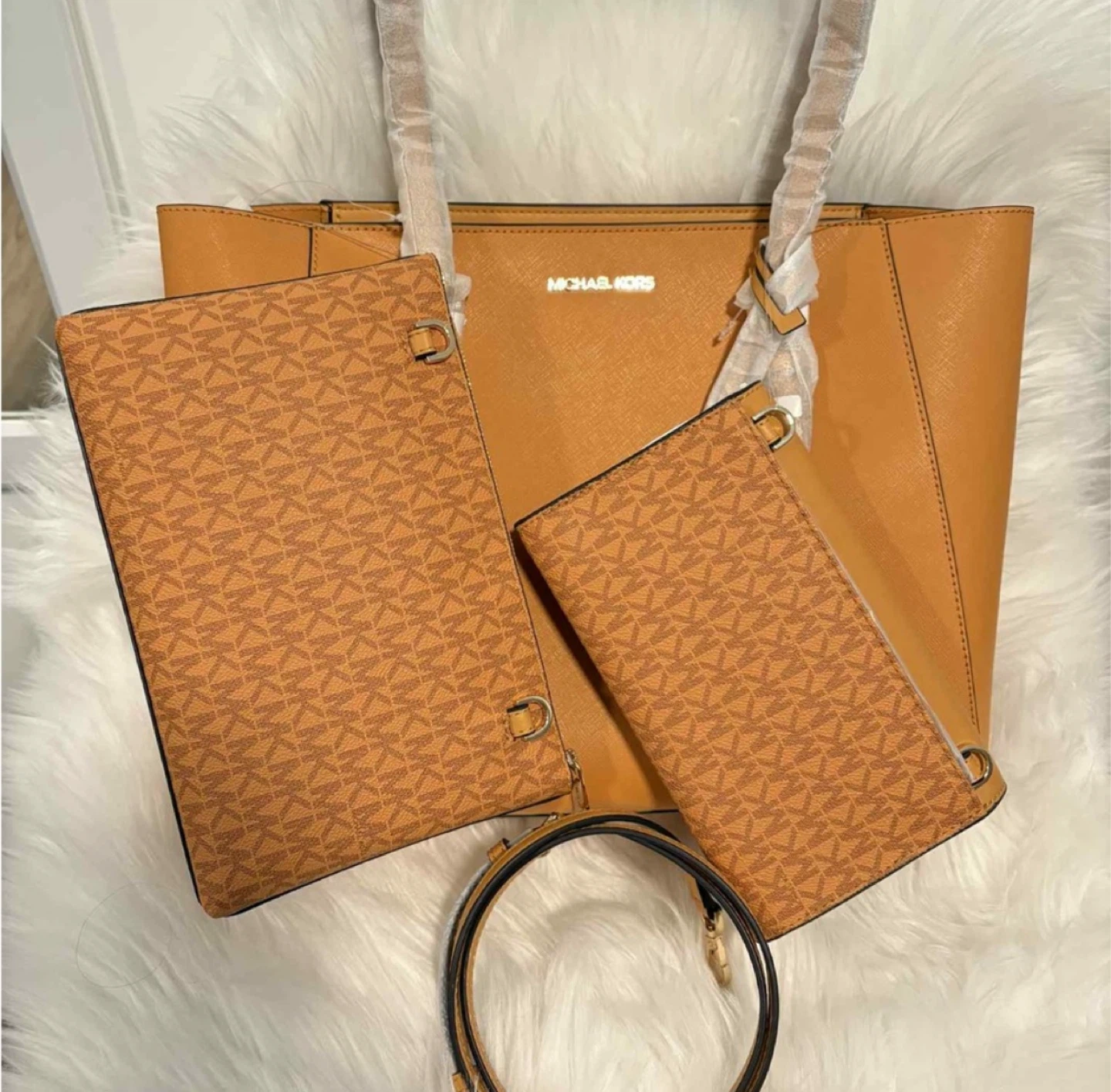 Charlotte Large Leather and Signature Logo 3-in-1 Tote Bag - photo 2