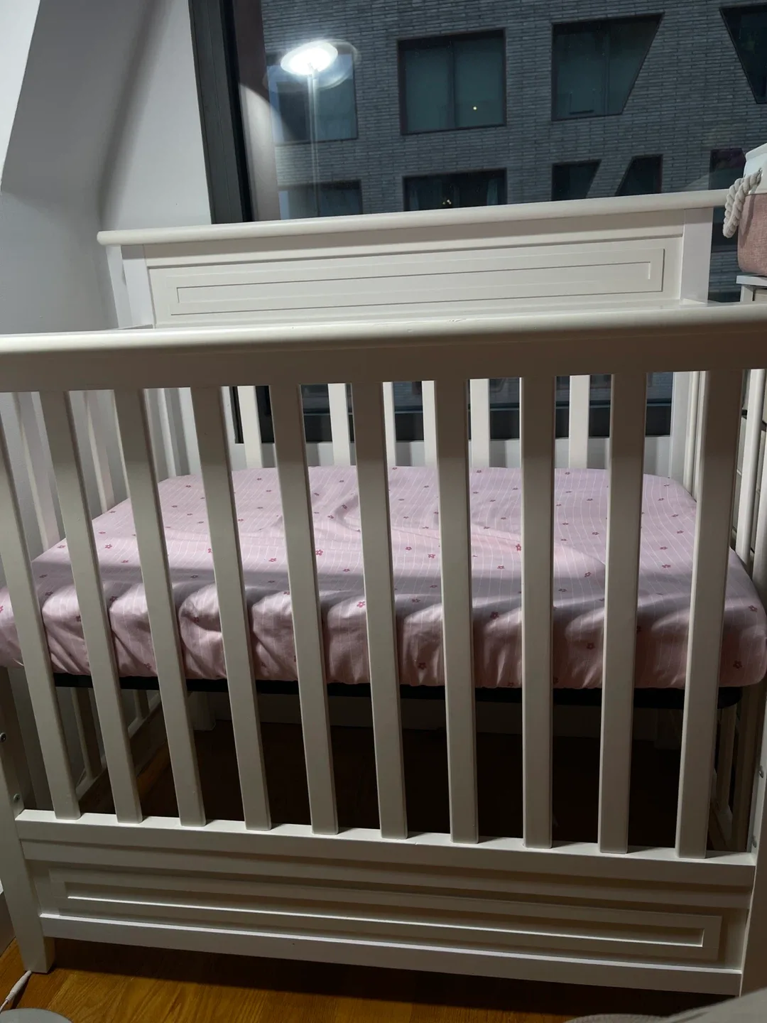 White Baby Crib image indicator(3)