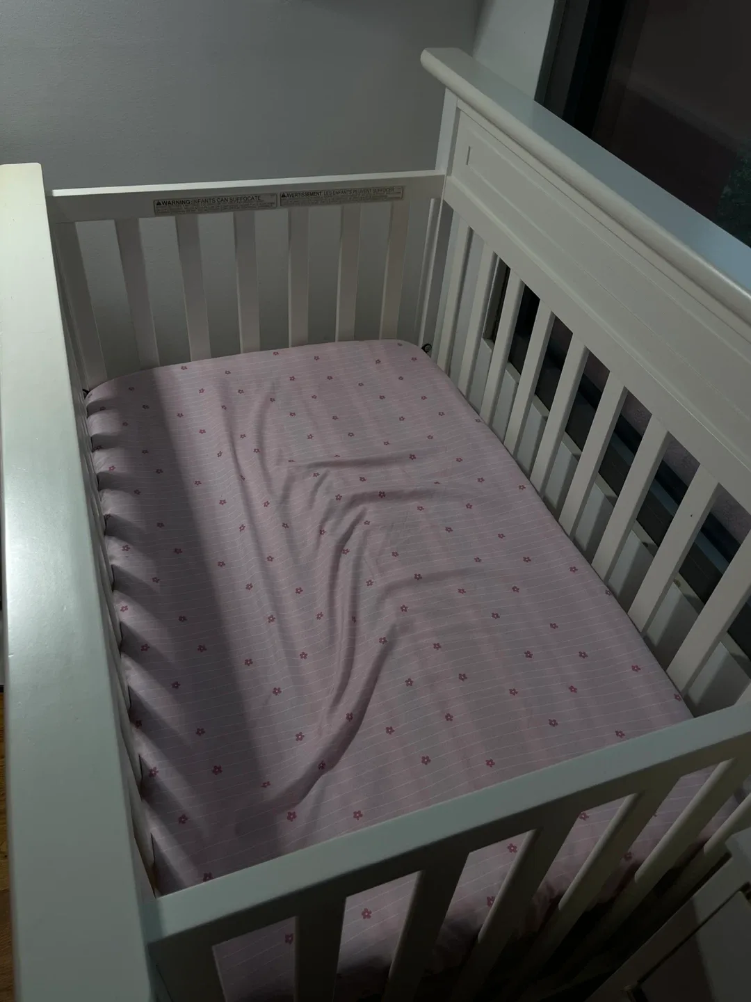 White Baby Crib image indicator(2)