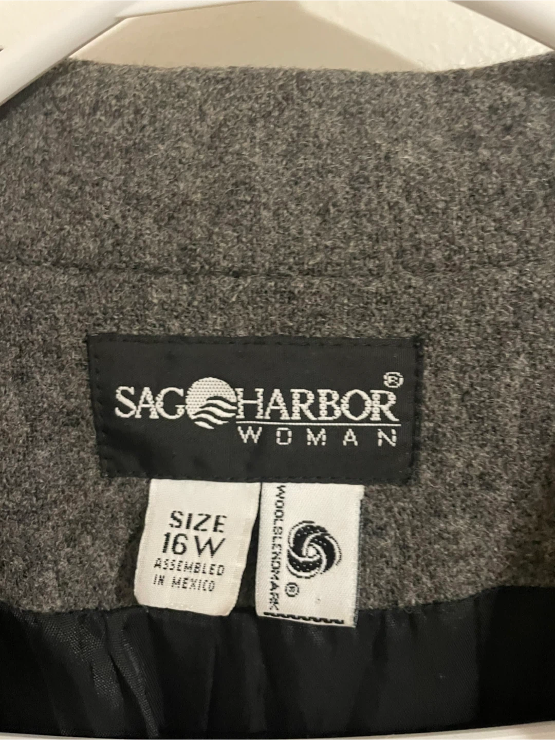 Sag Harbor Woman Blazer - Size 16W - photo 3