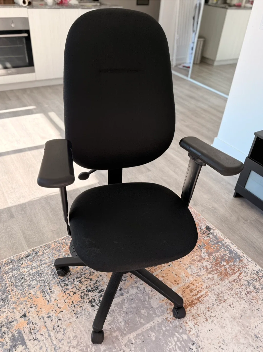 Premium Executive Fabric Chair – Built for Comfort thumbnail