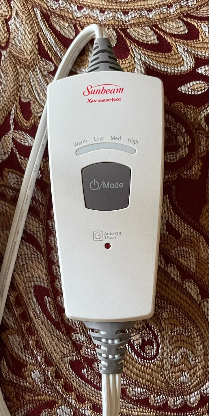 Sunbeam XpressHeat XL Heating Pad - Like New! image indicator(6)