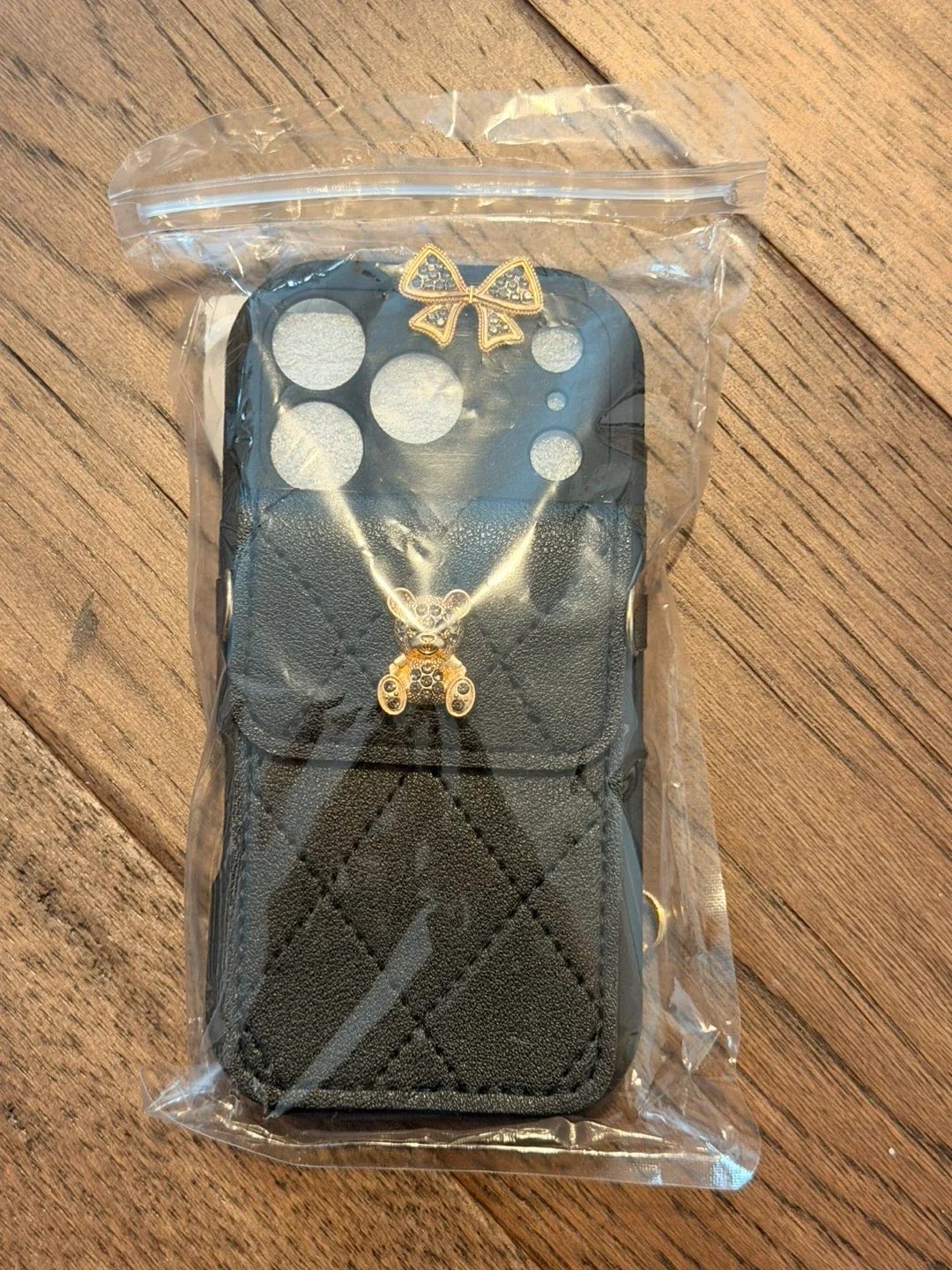 Brand New iPhone 17 Pro Black Crossbody Case with Chain image indicator(2)