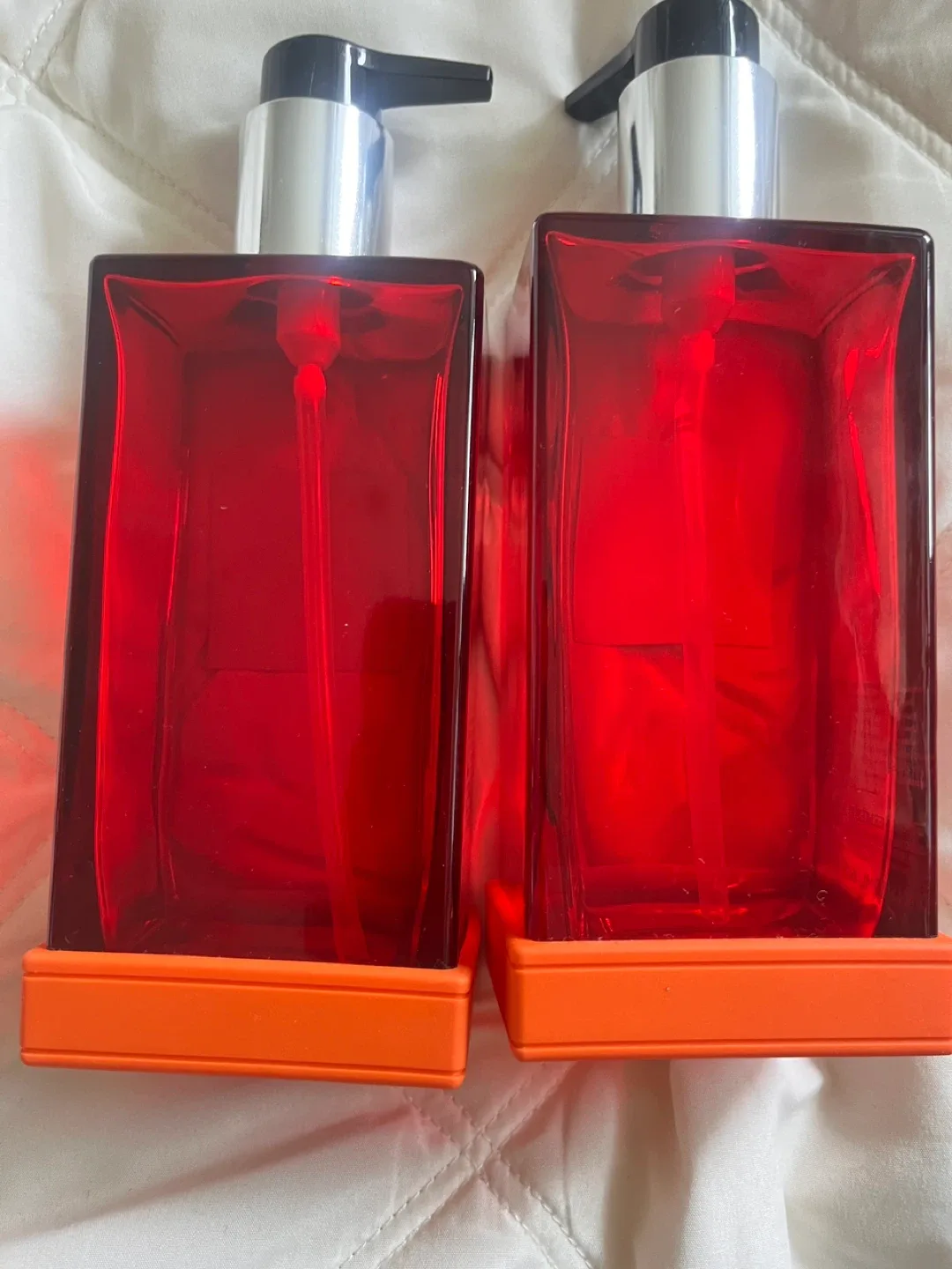 Refill bottles from Hermès image indicator(2)