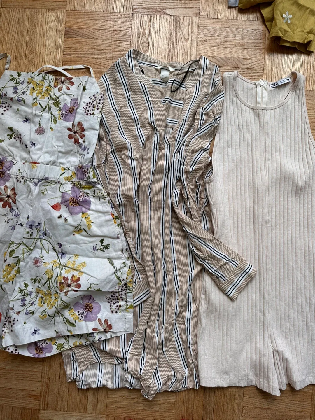 MOVING SALE Mixed Women's Clothing Bundle image indicator(6)