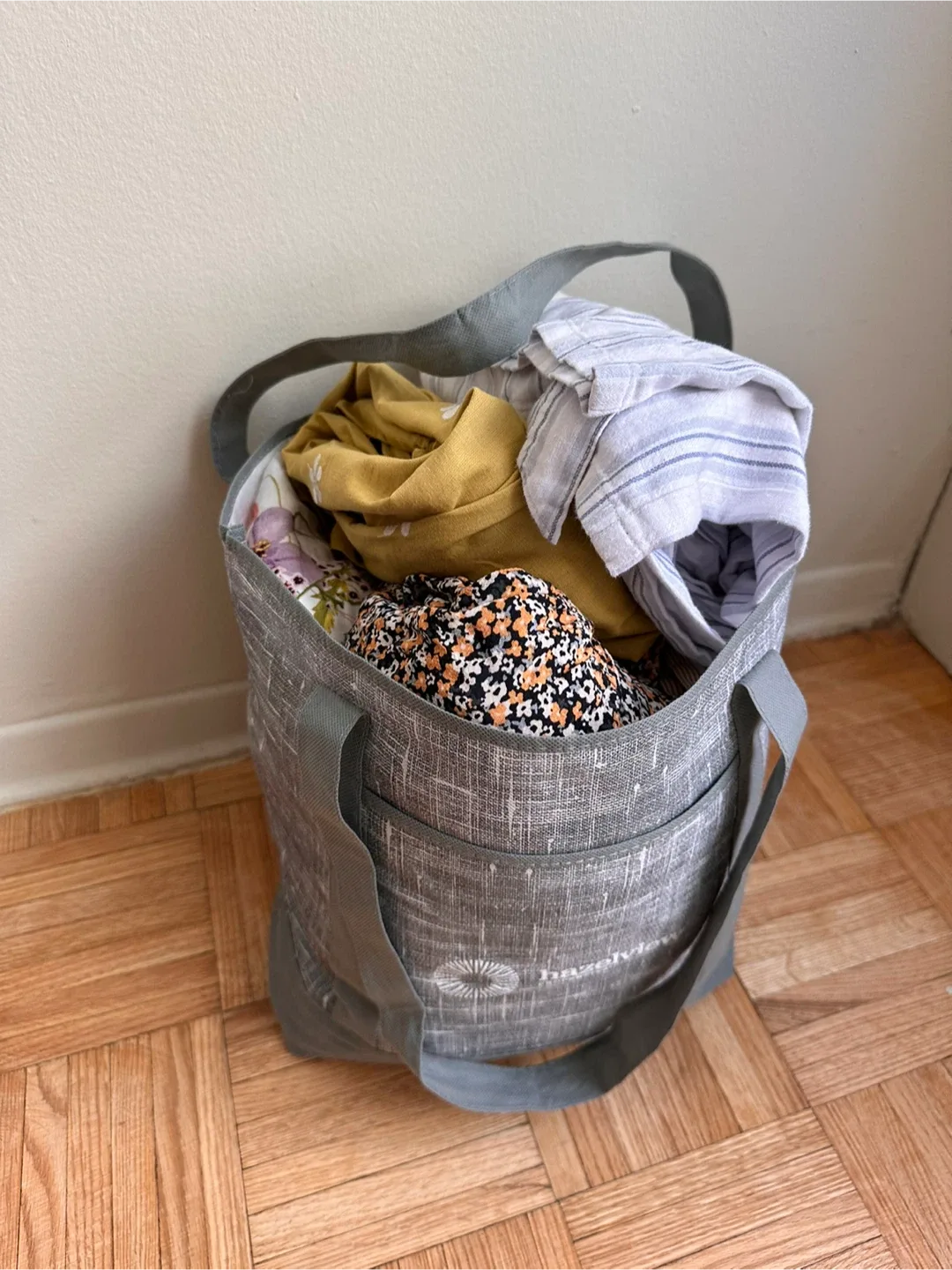 MOVING SALE Mixed Women's Clothing Bundle image indicator(8)