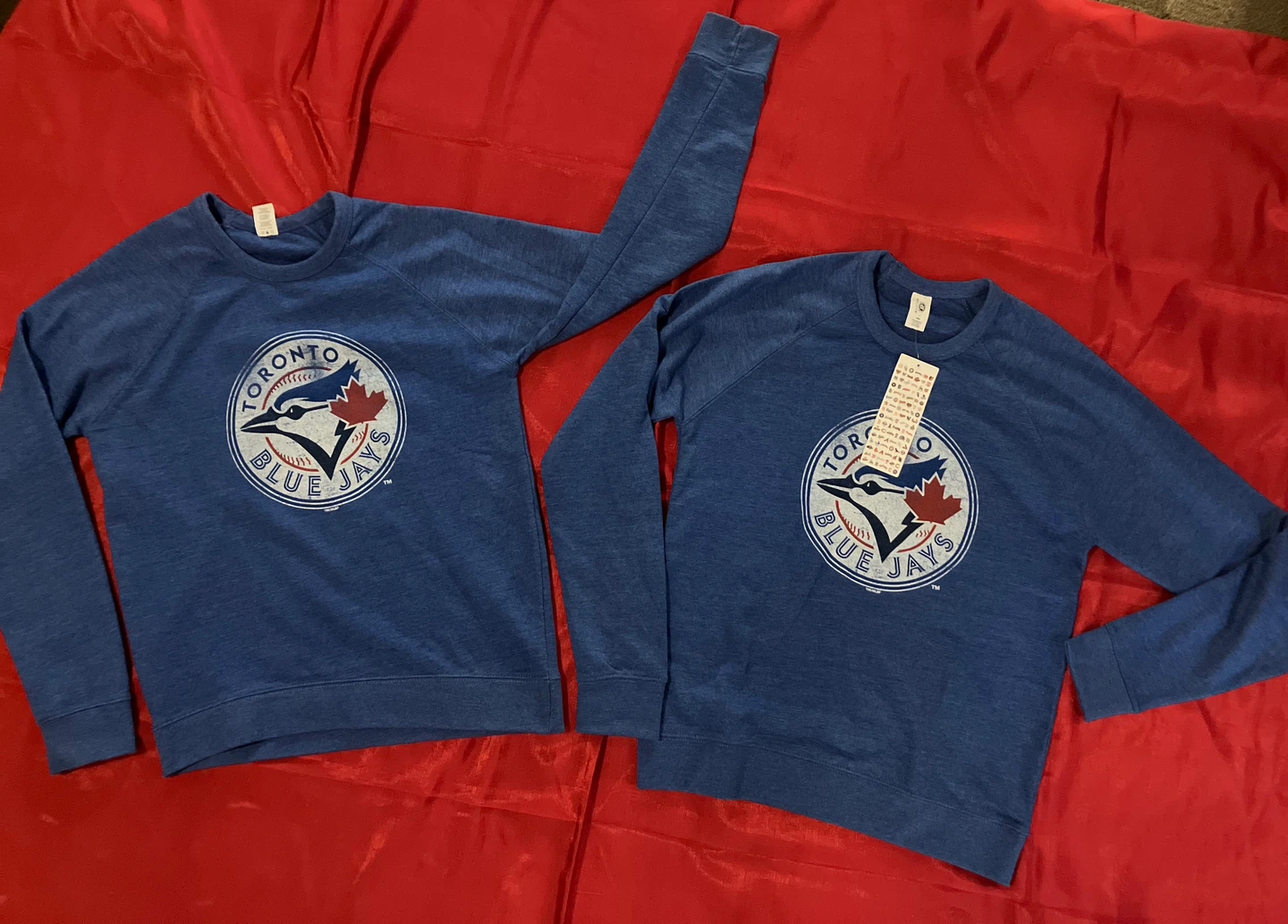 2 Toronto Blue Jays Sweatshirt Size M