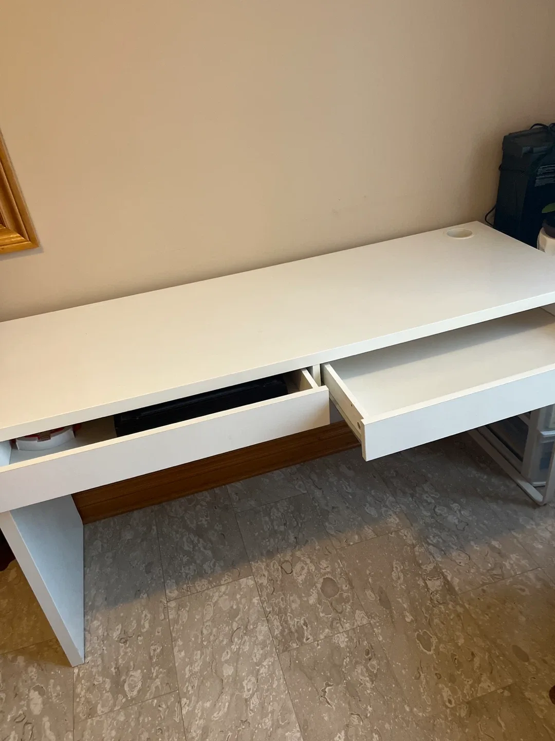 White IKEA Micke Desk with Drawers image indicator(2)
