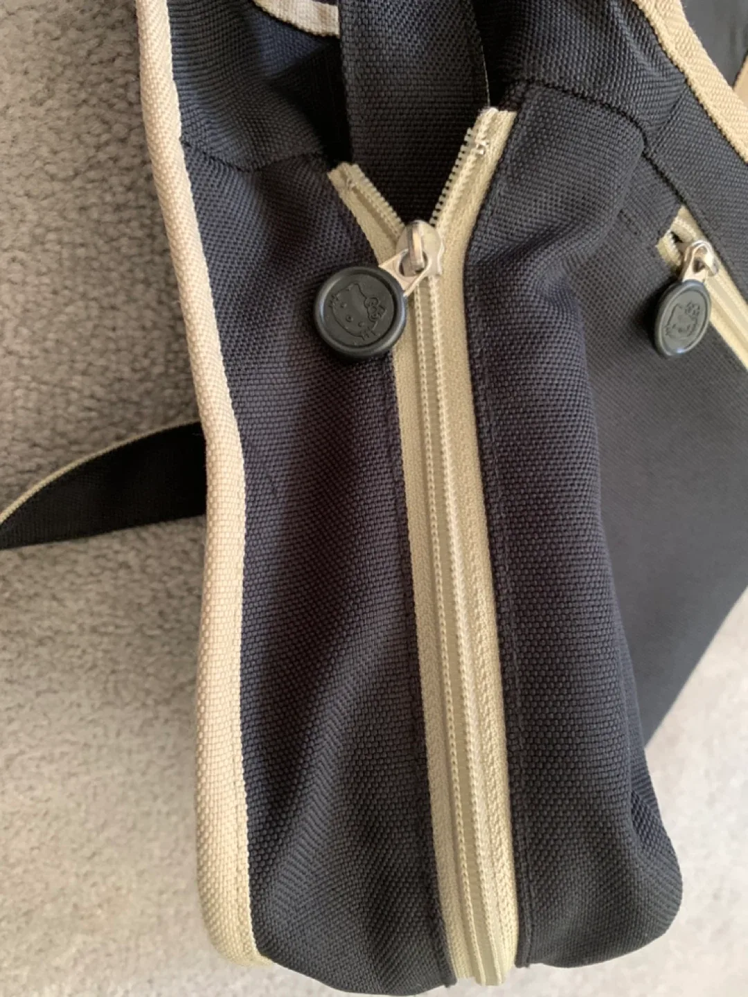 Hello Kitty bags - excellent condition image indicator(4)