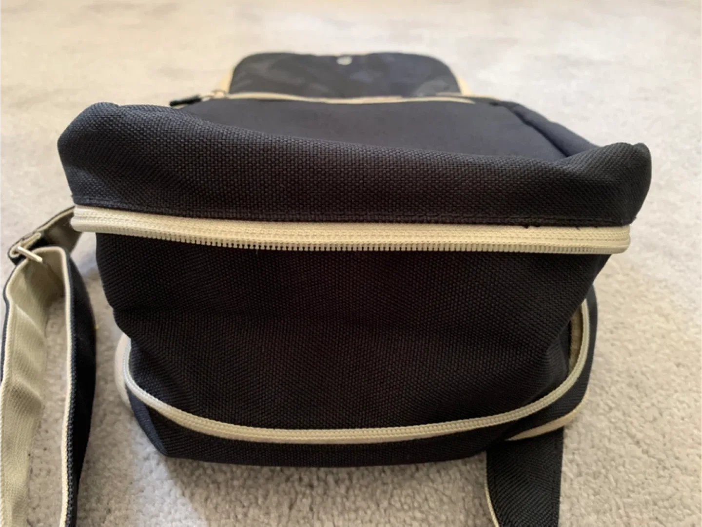 Hello Kitty bags - excellent condition image indicator(5)