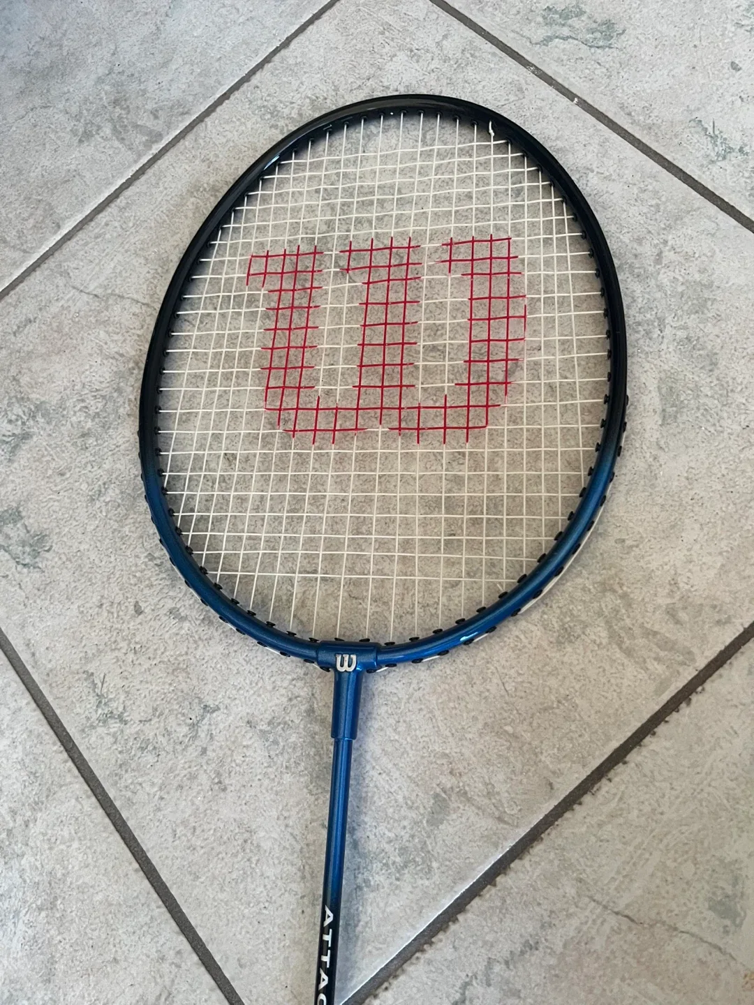 Wilson Attacker Badminton Racket with Case image indicator(2)