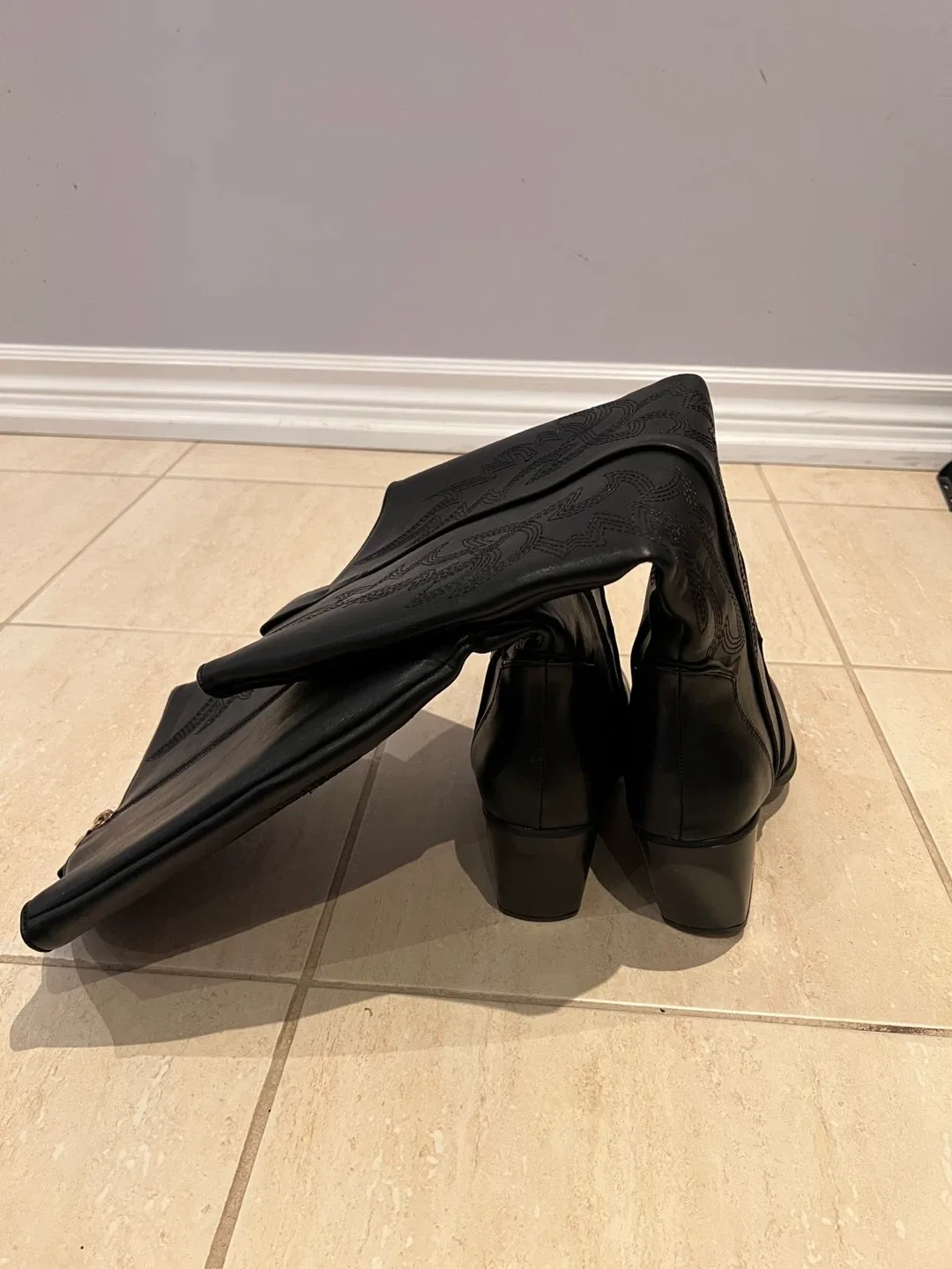 Black Cowboy Boots image indicator(5)