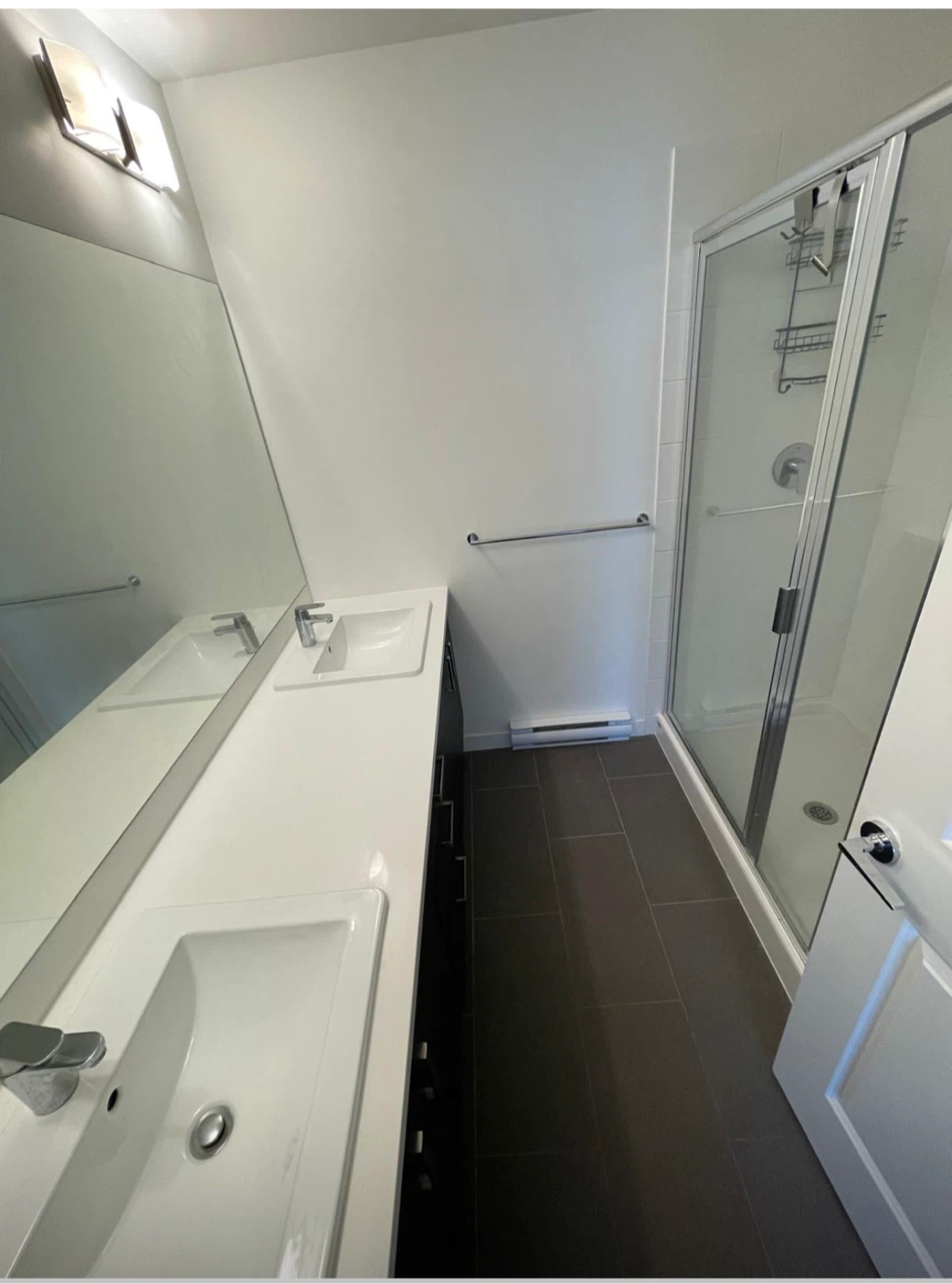 Rent - Fleetwood, Surrey - photo 5