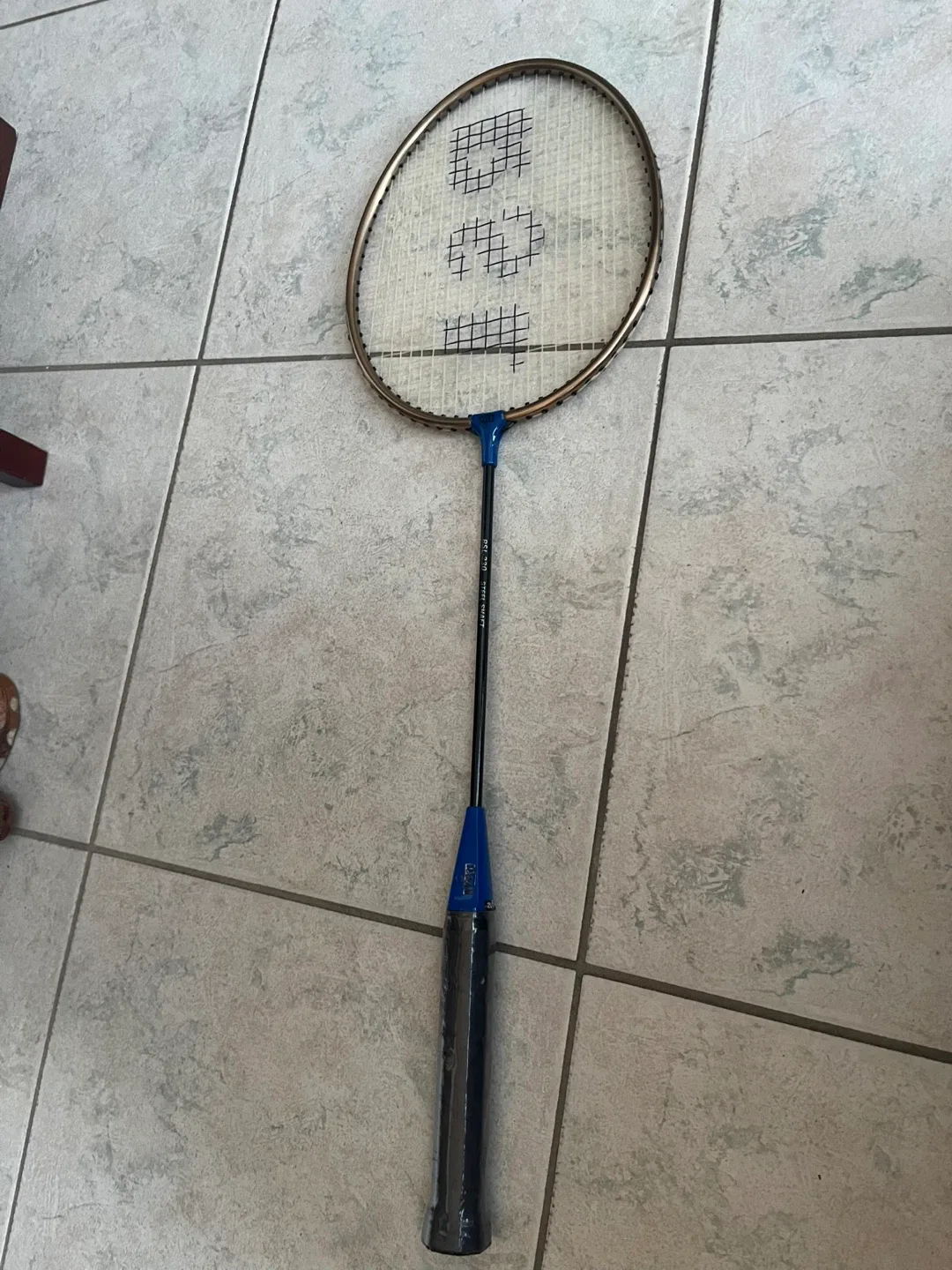 RSL 330 Badminton Racket thumbnail