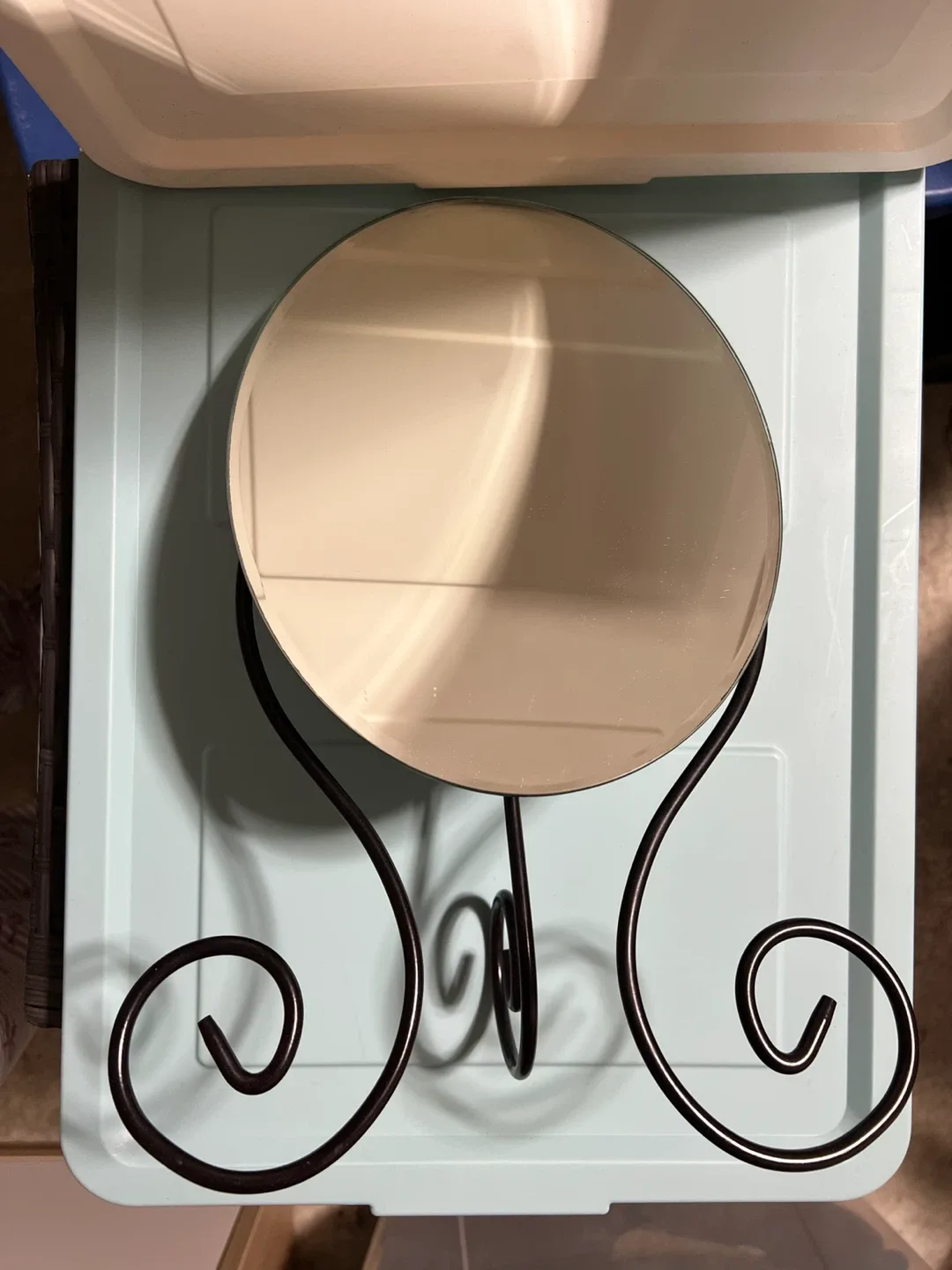 Oval Tabletop Mirror with Metal Stand image indicator(2)