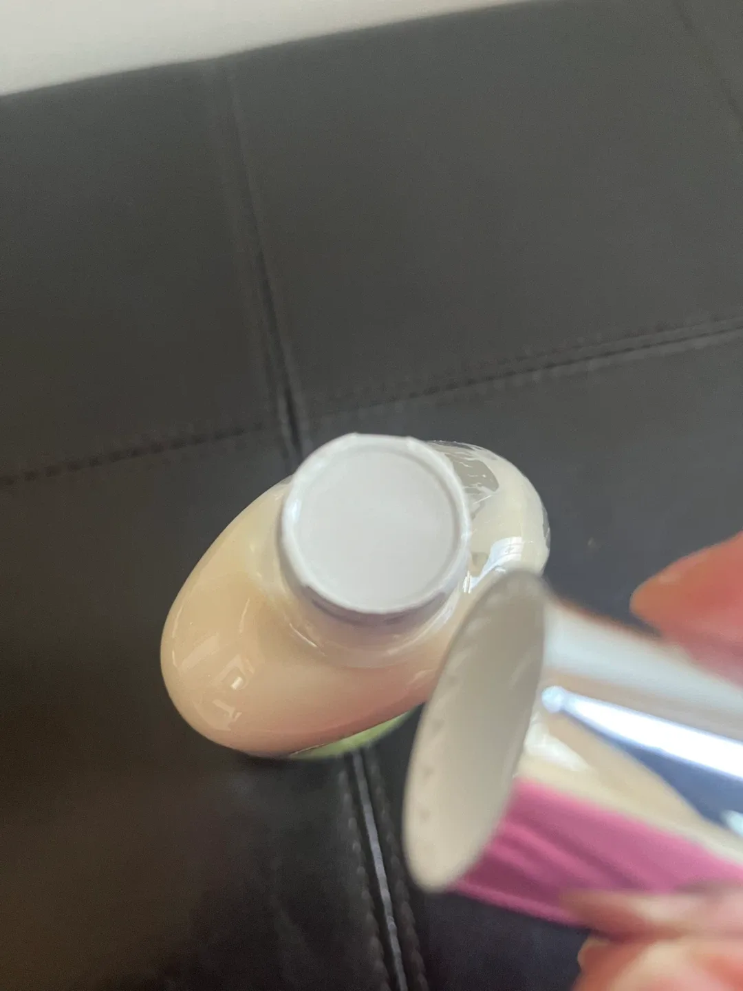 Brand new Sun Valley Pear Raspberry Body Lotion 237 mL image indicator(3)