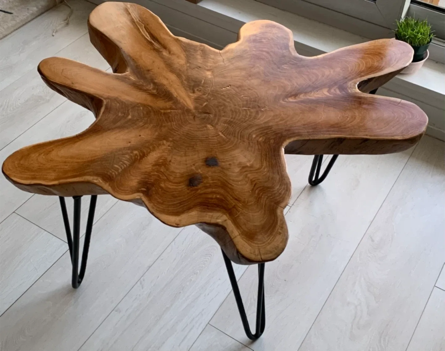 Live Edge Wood Coffee Table image indicator(2)