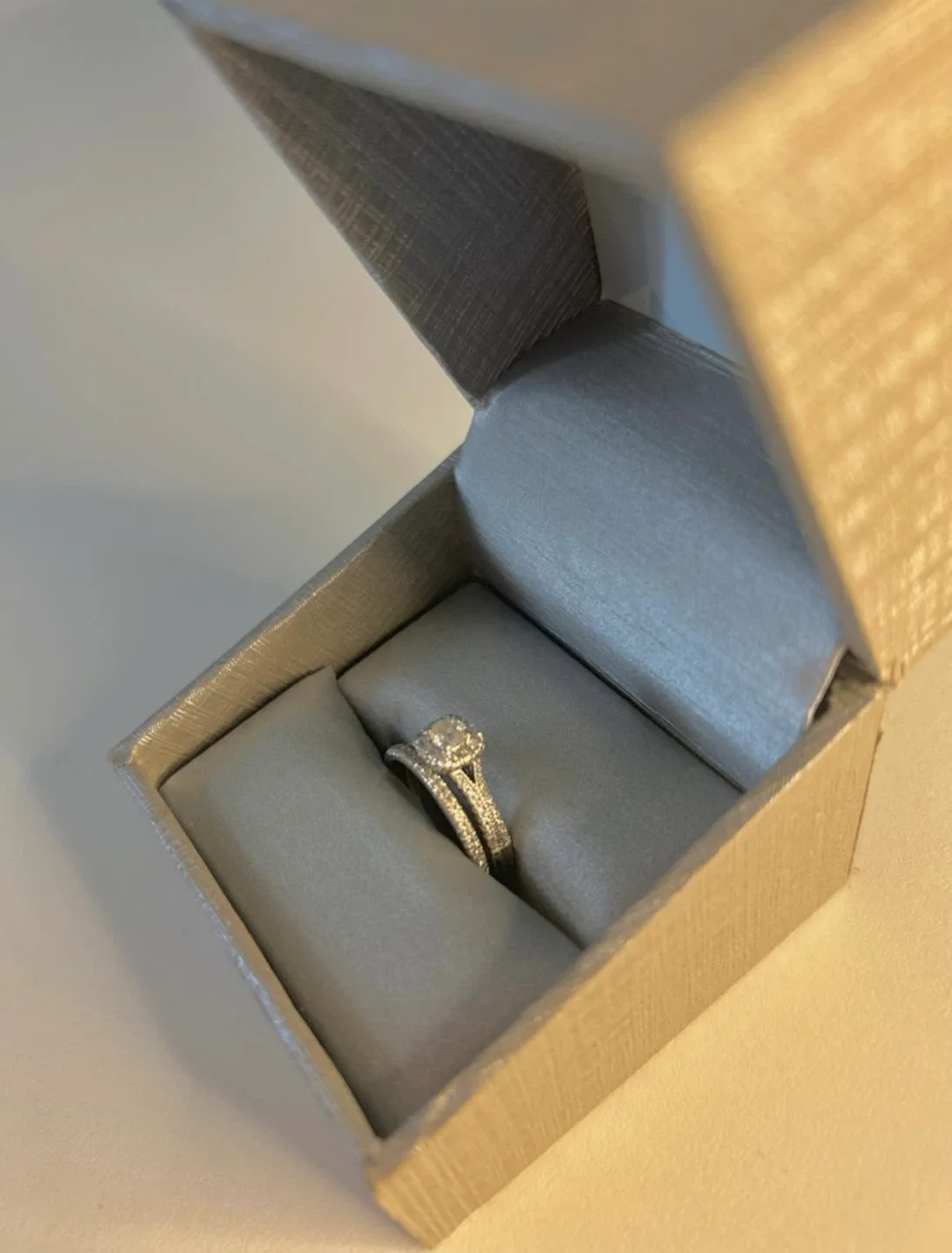 Arctic Brilliance Diamond Ring Set image indicator(6)