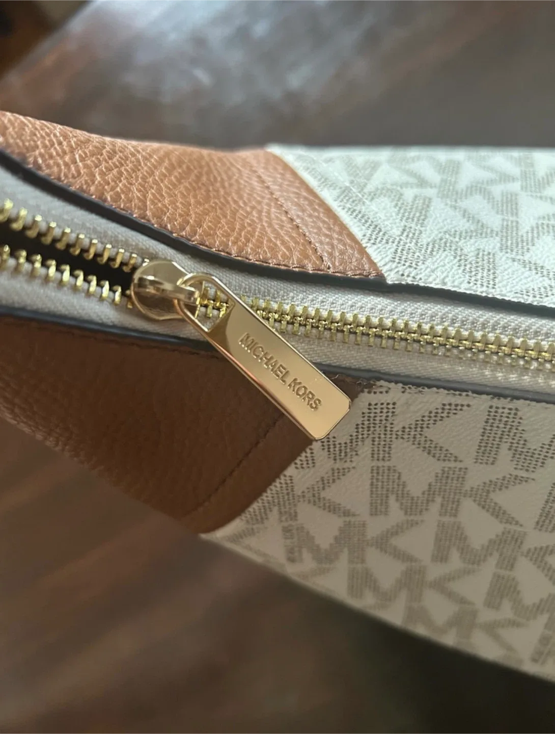 Michael Kors Aria Hobo Bag image indicator(4)