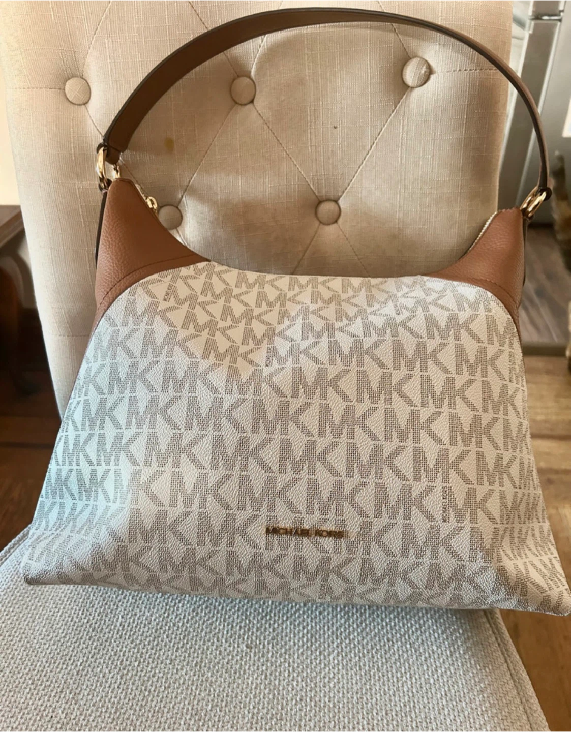 Michael Kors Aria Hobo Bag