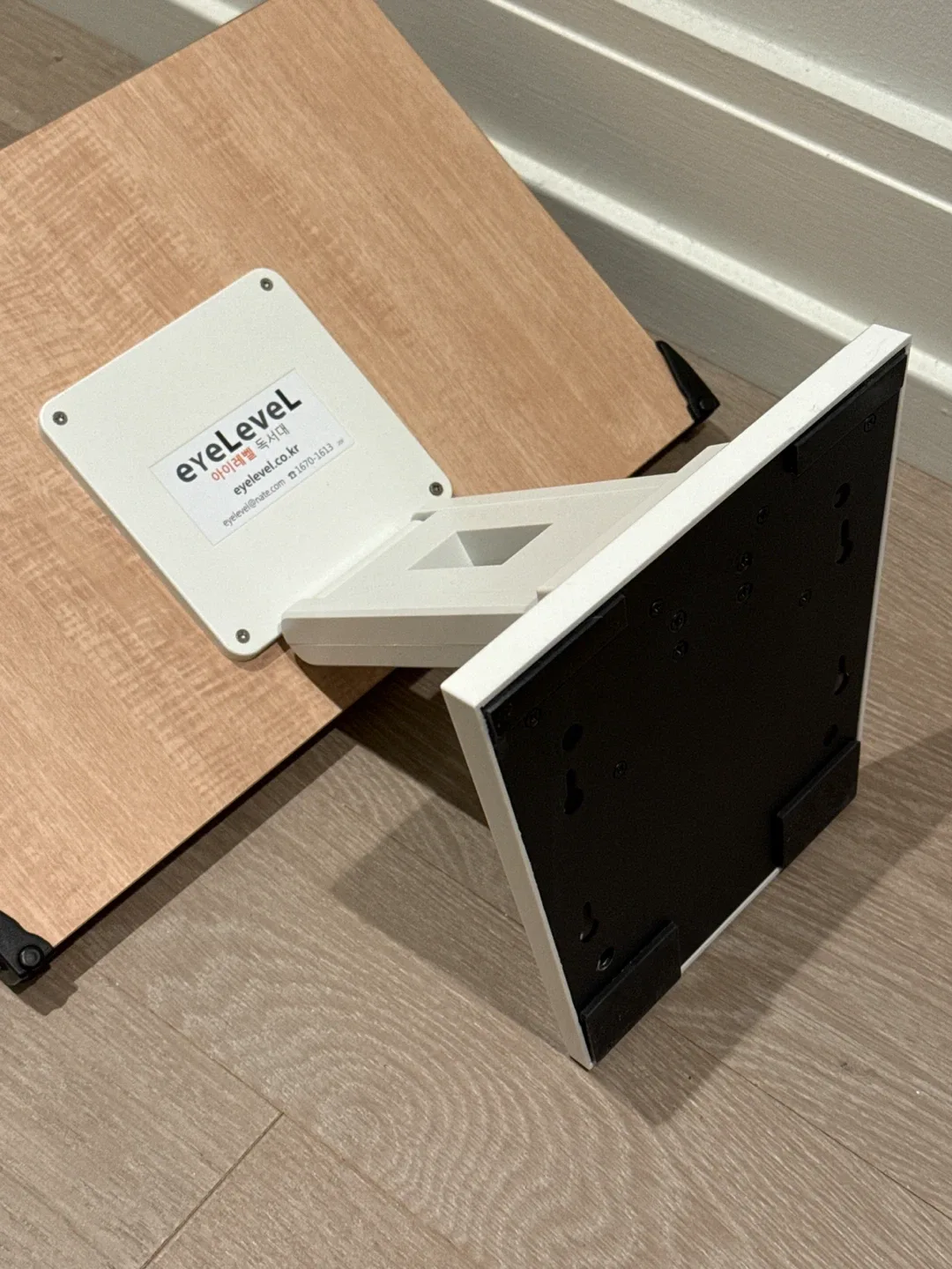 N40‑W EyeLevel Bookstand image indicator(2)