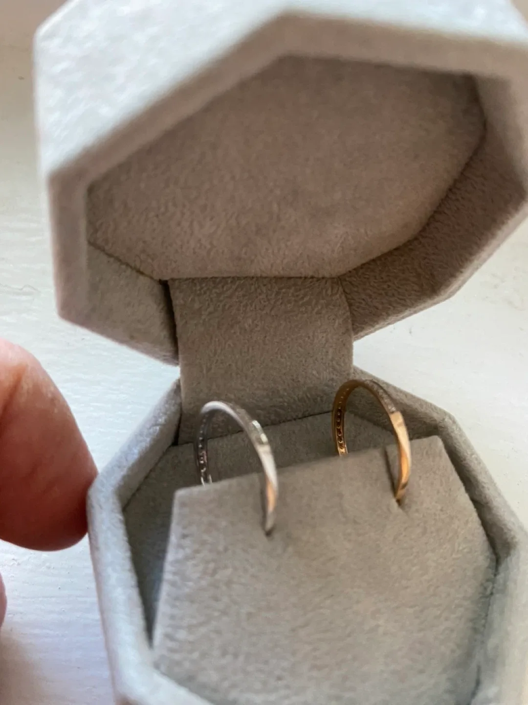 Two 14K Gold rings with diamonds image indicator(5)