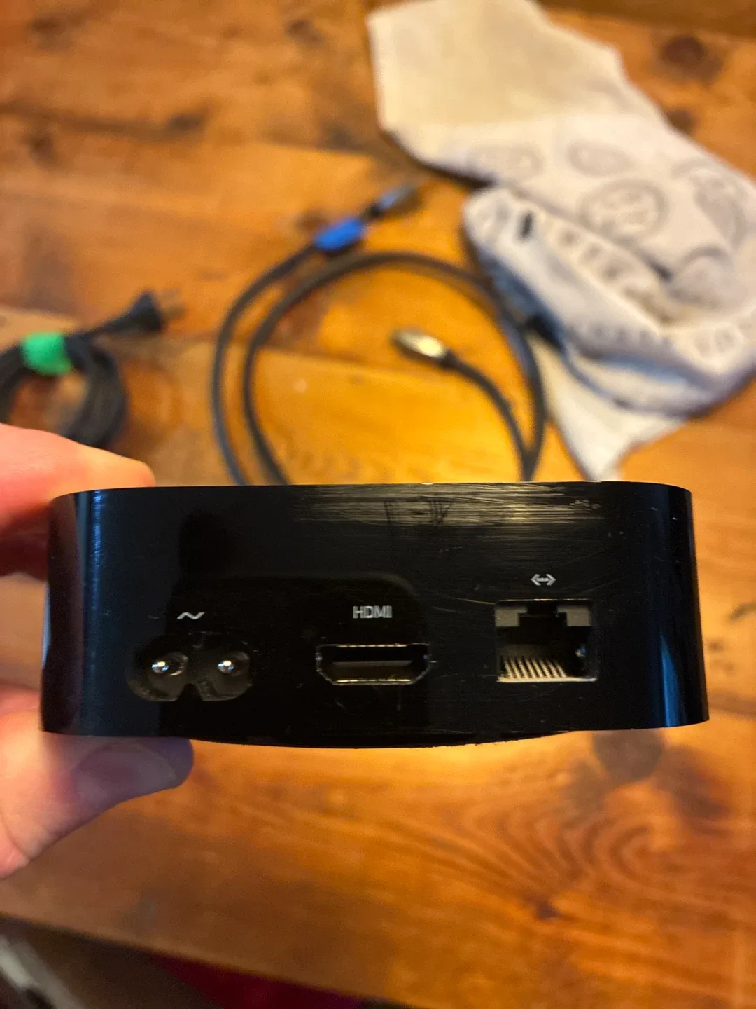 Apple TV 4K (1st Gen, Model A1842) + HDMI Cable image indicator(4)