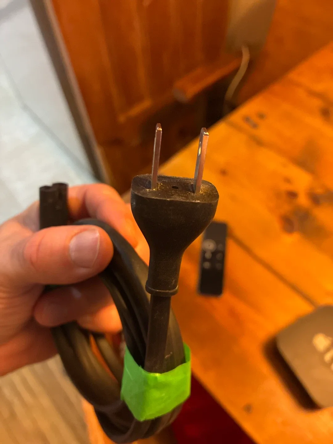 Apple TV 4K (1st Gen, Model A1842) + HDMI Cable image indicator(6)