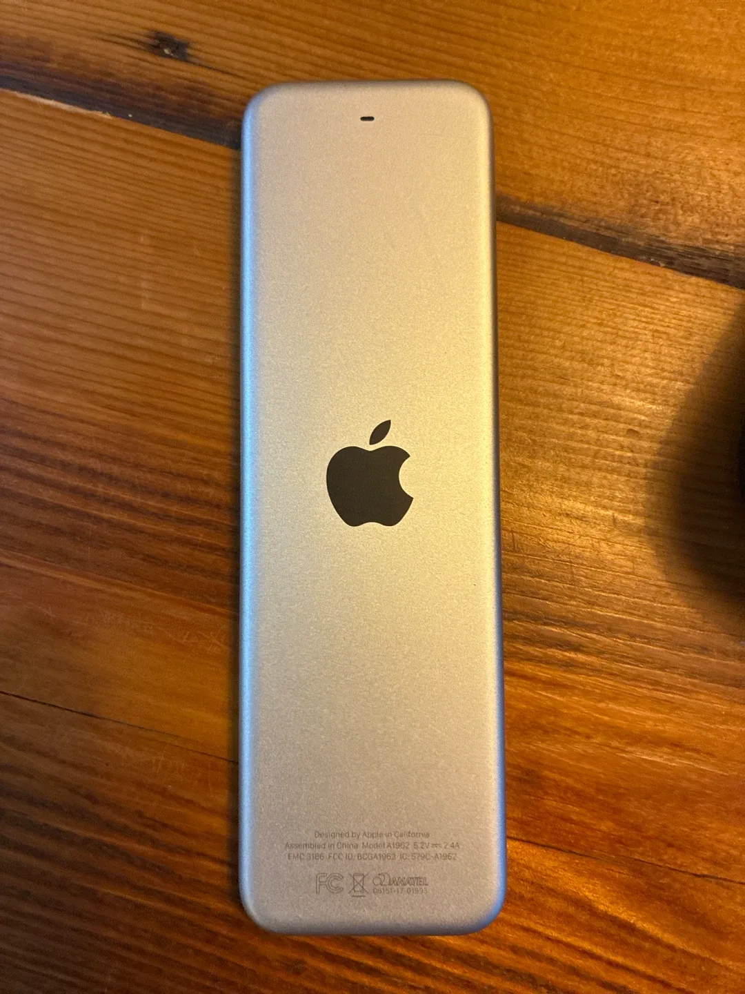 Apple TV 4K (1st Gen, Model A1842) + HDMI Cable image indicator(3)