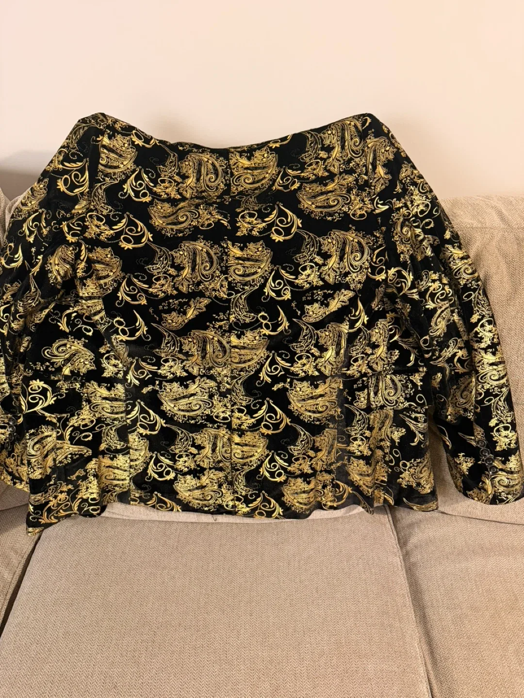 Men's black and gold blazer image indicator(2)