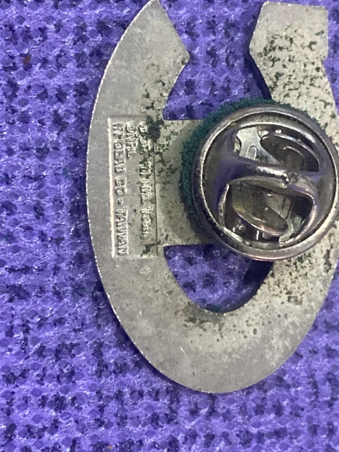 Vintage NHL Team Logo Pins - Set of 6 image indicator(4)