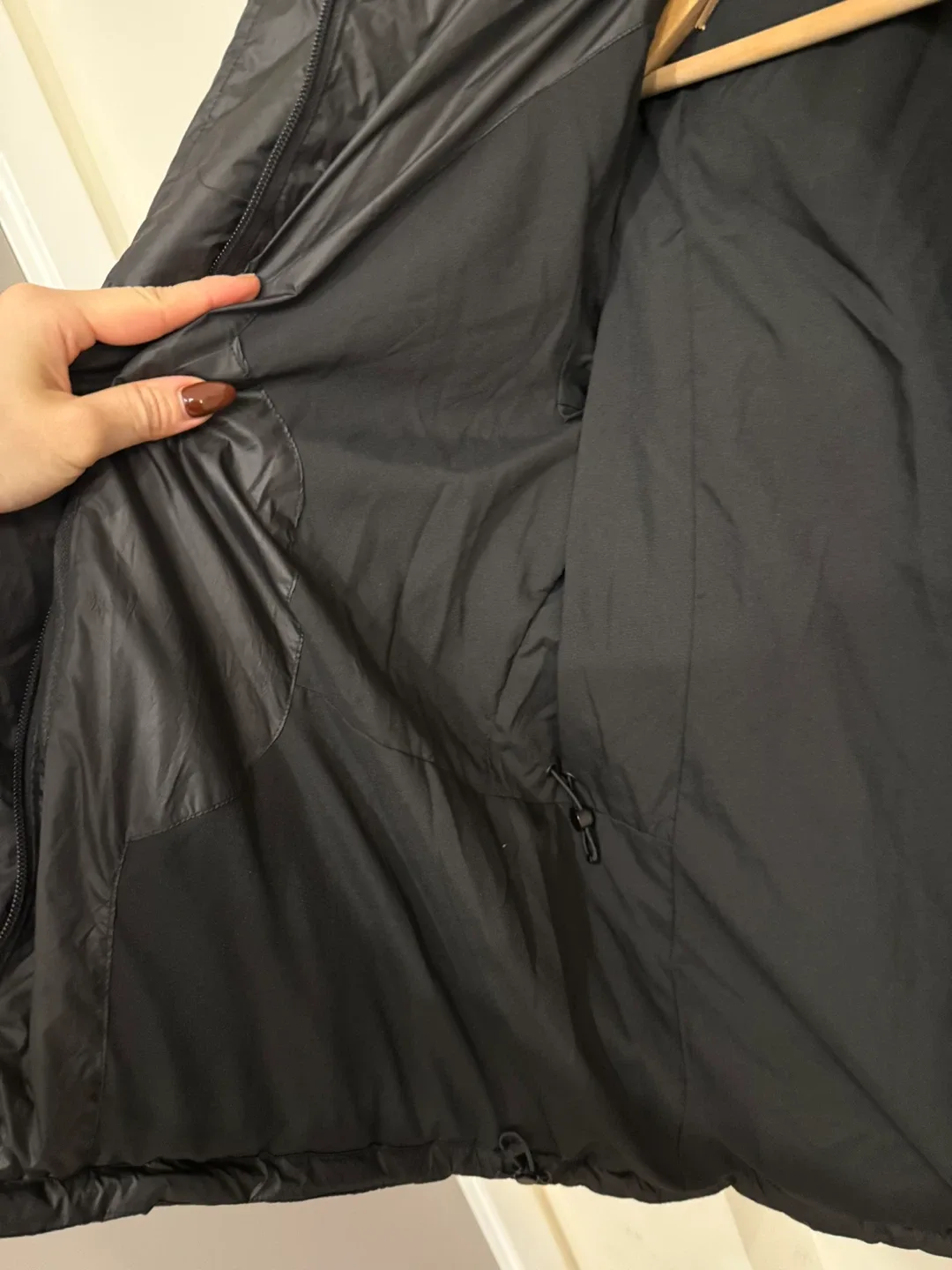 Lululemon Black Puffer down Jacket Size 4 image indicator(4)