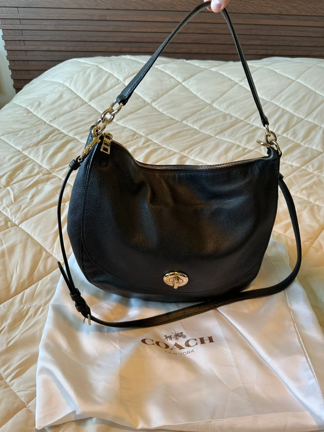 Coach Black Leather Crossbody Bag image indicator(3)