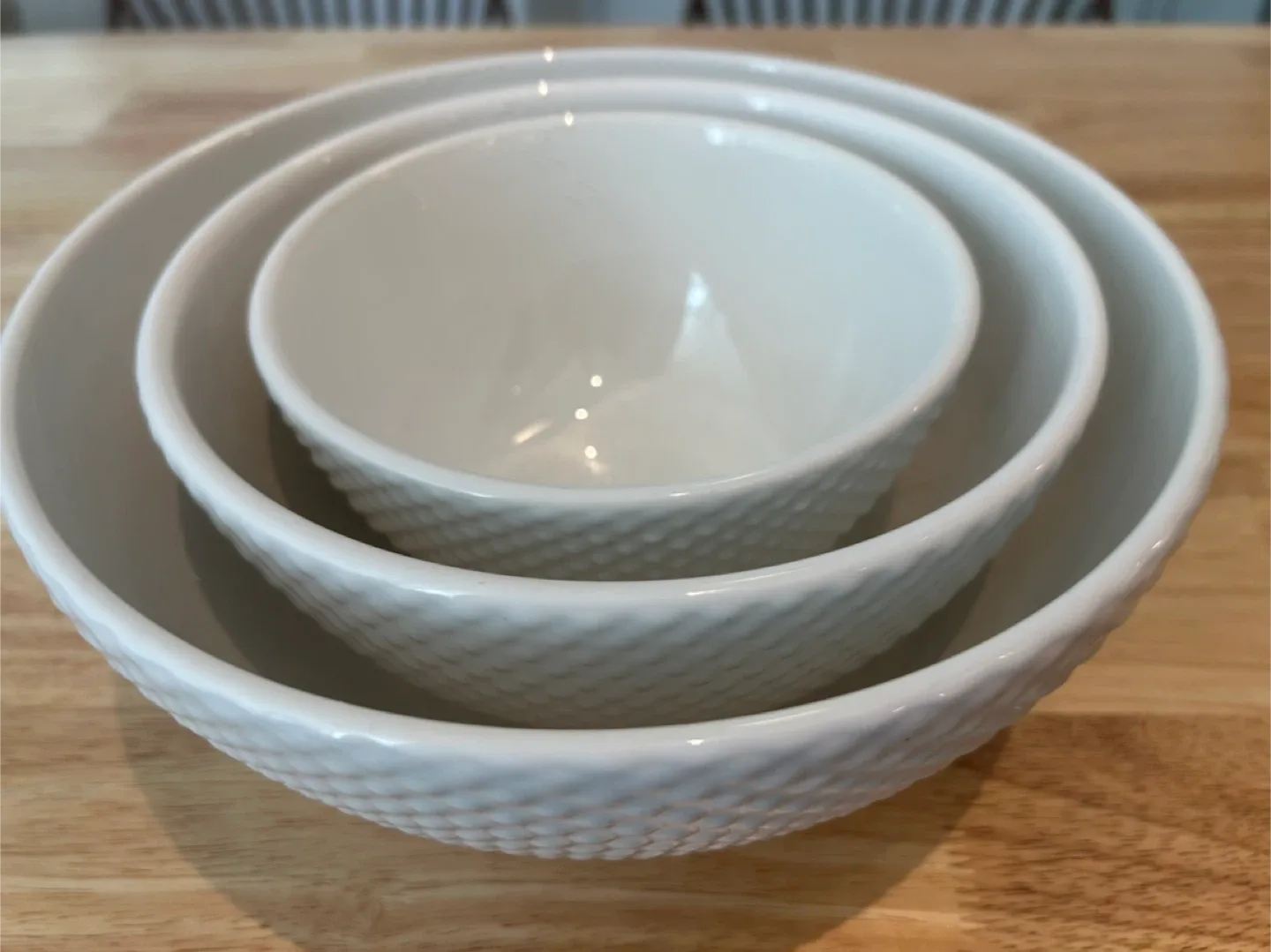 Set of 24 ps White Dinnerware + 3 Bowls image indicator(2)